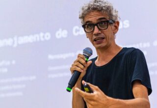 Candidato em SP, Pedro Markun explica como funciona a Lex, primeira Inteligência Artificial legislativa do mundo - 