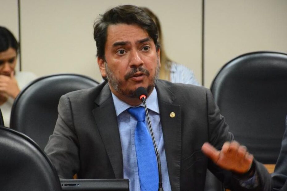 Pedro Tavares pede atuação do Estado para conter violência eleitoral em Boa Vista do Tupim - 