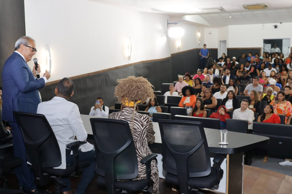 Carlos Muniz participa de premiação que exalta projetos do Nordeste de Amaralina - 