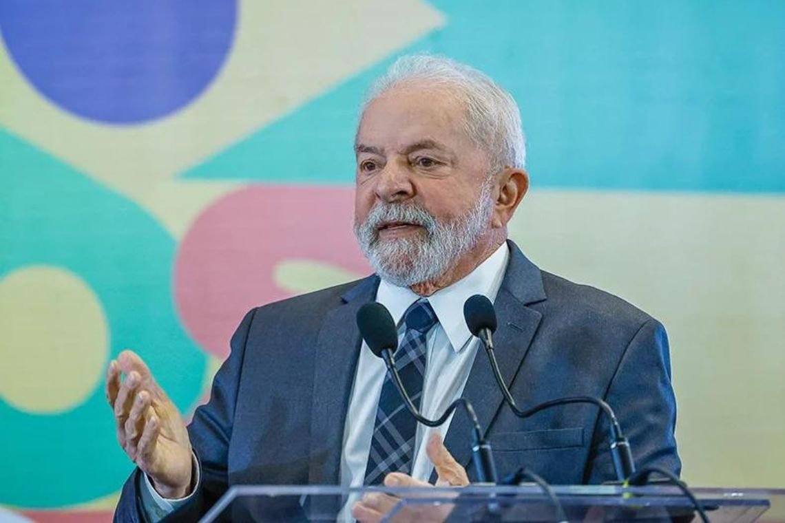 ‘Vocês não desprezem a política’, diz Lula a eleitores em discurso - 