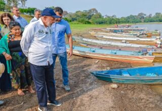 Lula se compromete com reconstrução da BR 319, rodovia que cruza a Amazônia - 