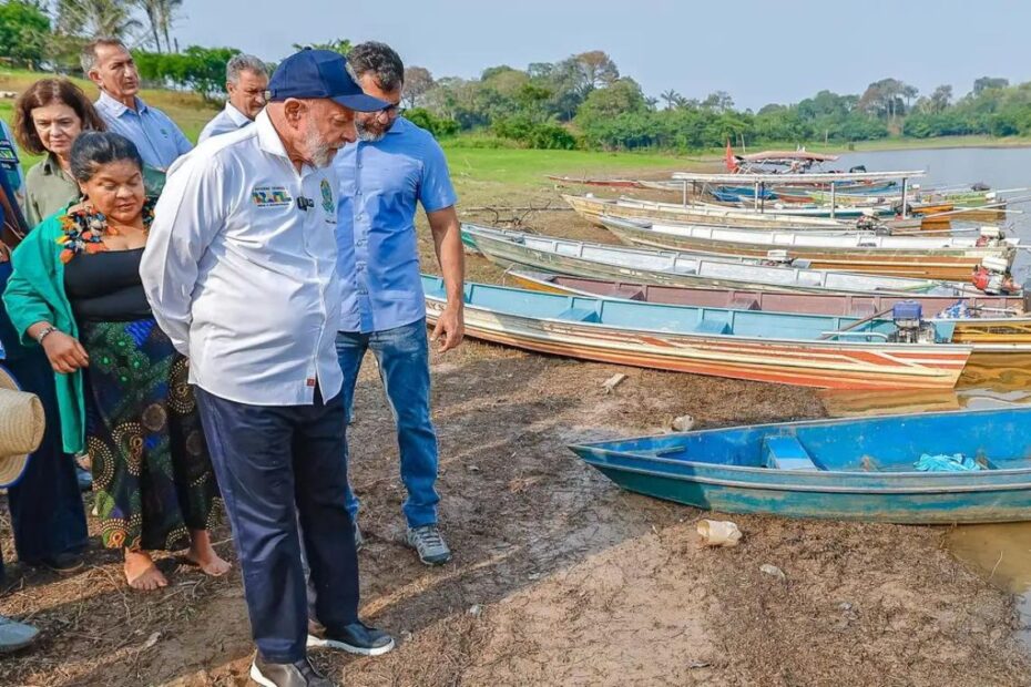 Lula se compromete com reconstrução da BR 319, rodovia que cruza a Amazônia - 