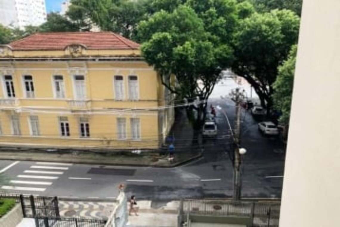 Rua é interditada após vazamento de gás em condomínio no centro de Salvador - 