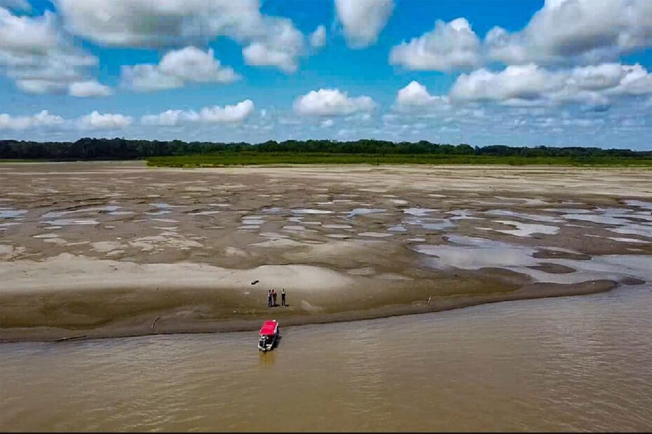 Rio Solimões atinge menor nível da história devido à seca - 