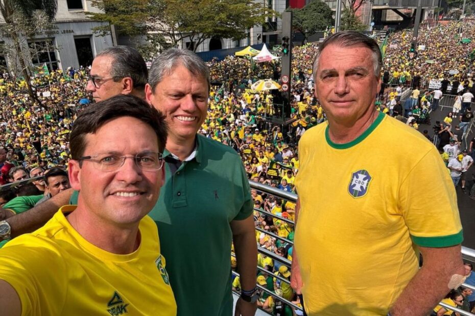 Roma participa de ato na Av. Paulista ao lado de Bolsonaro e diz que ‘sem liberdade não há independência’ - 