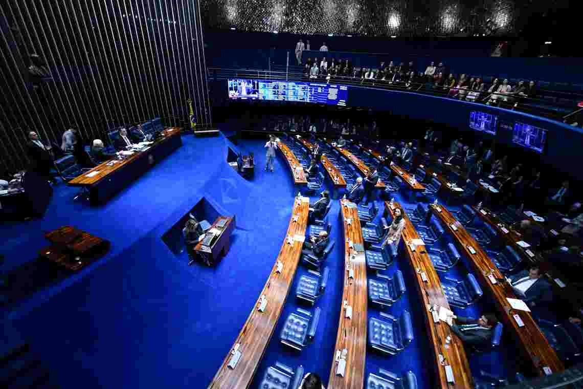 Senado aprova PEC que perdoa multas de partidos políticos - 