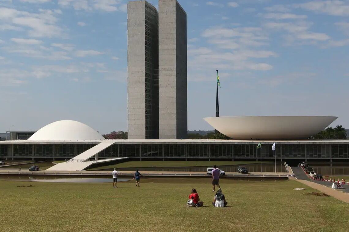 CCJ do Senado aprova ‘PEC da Anistia’ que pode reduzir verba para candidatos negros - 