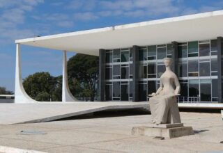 Supremo suspende julgamento que pode ampliar foro privilegiado - 