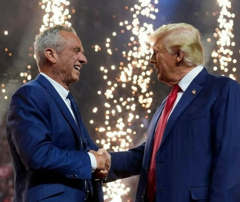 Comício no Arizona tem Robert F. Kennedy Jr. e Donald Trump juntos ‘contra o totalitarismo’  - 