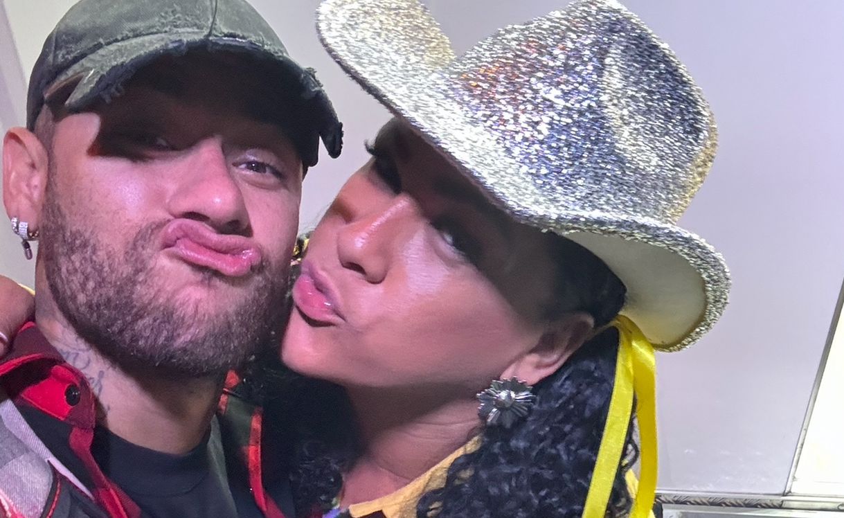 Léo Kret tieta Neymar durante arraiá de Anitta no Rio de Janeiro - 