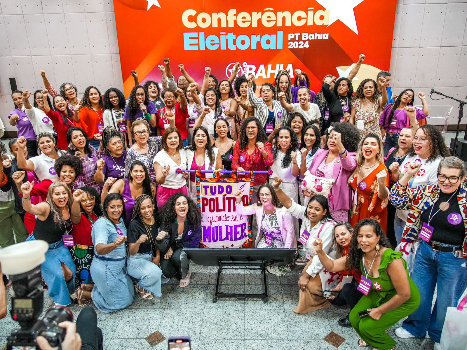 Encontro de pré-candidatas do PT Bahia incentiva participação feminina na política - 