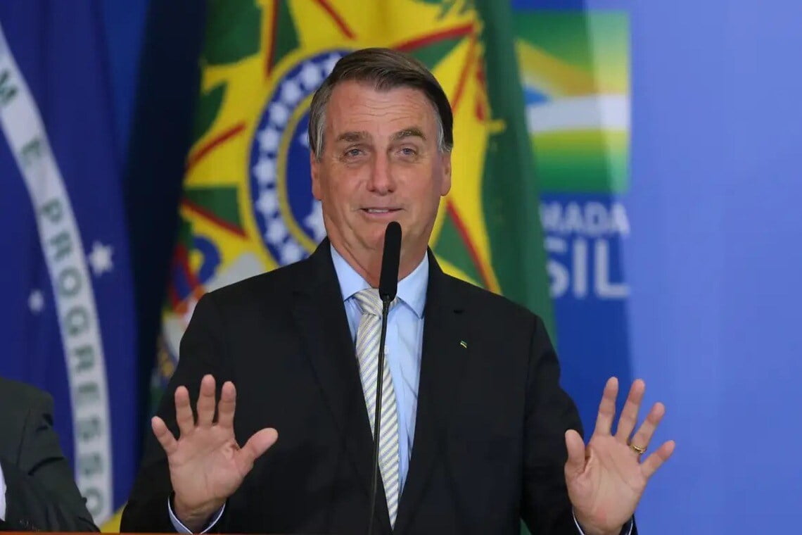 Bolsonaro pode ser detido em até 12 anos de prisão por fraude em cartão de vacina - 