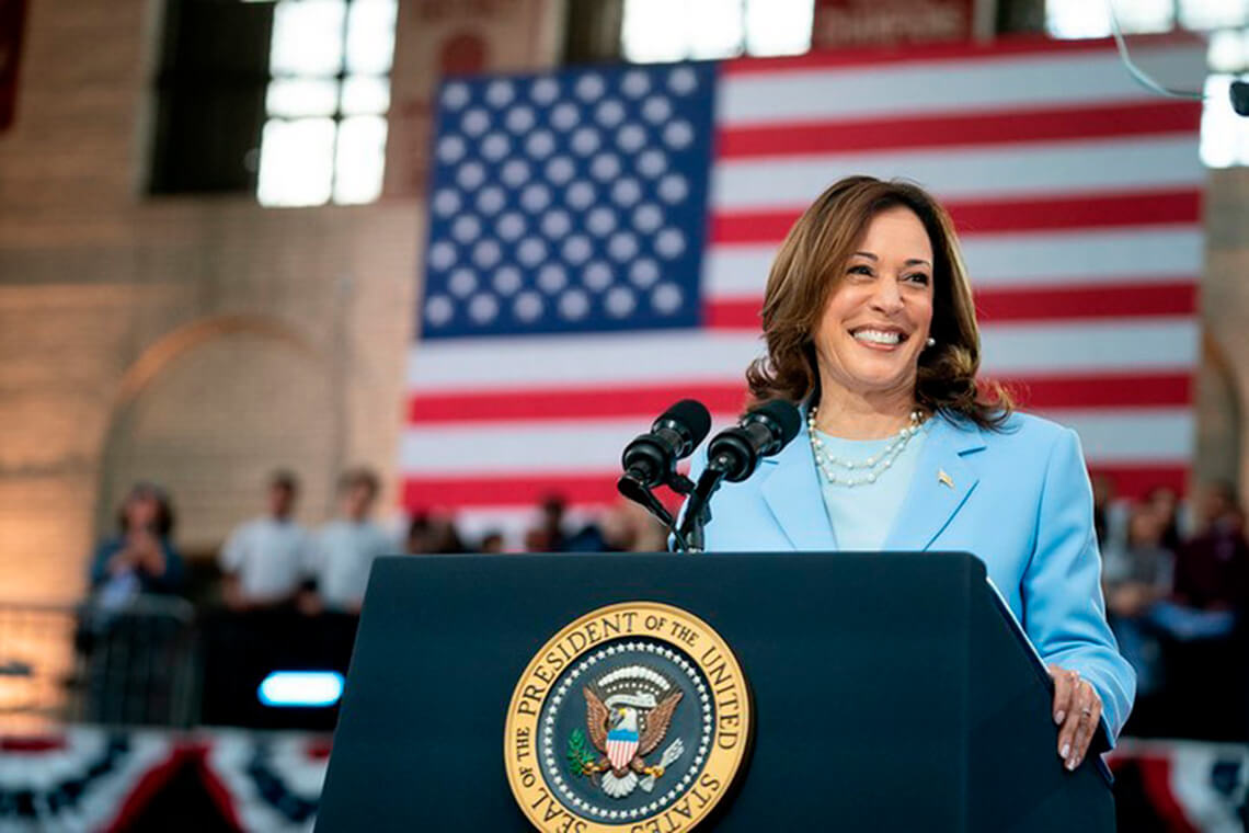 Kamala Harris é oficialmente candidata a presidente pelo Partido Democrata - 