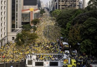 Nunes fica apagado e Marçal chega de helicóptero em ato convocado por Bolsonaro na Paulista - 