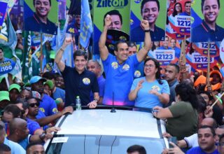 Bruno Reis promete requalificação da Avenida Lima e Silva durante caminhada na Liberdade e Pero Vaz - 