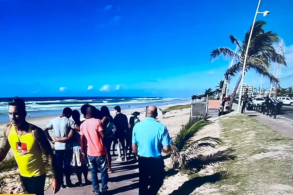 Corpo de jovem desaparecido após entrar no mar em Ipitanga é encontrado - 