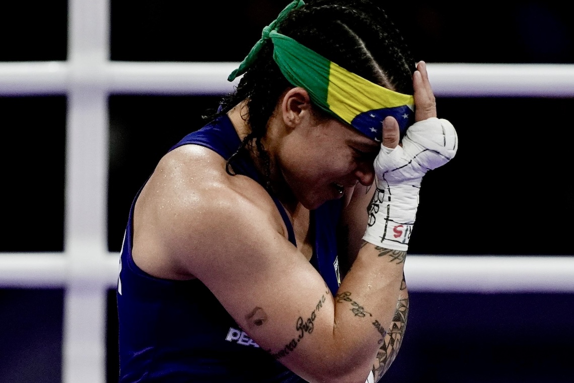 Baiana Bia Ferreira vence americana na estreia em Paris 2024 e avança para quartas de final - 