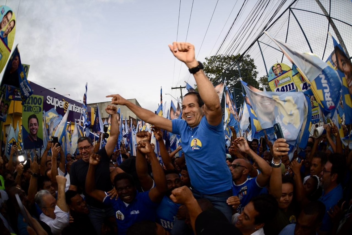 Bruno faz caminhada no Subúrbio e diz que ‘não tem cidade no Brasil que melhorou tanto nos últimos anos como Salvador’ - 