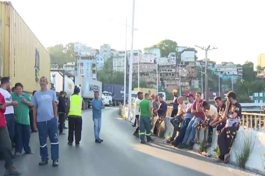 Sistema do Porto de Salvador apresenta falha e caminhoneiros enfrentam fila de 6 km - 