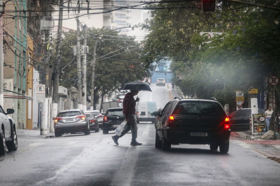 Chuva moderada volta a afetar fornecimento de energia na Grande SP neste sábado - 