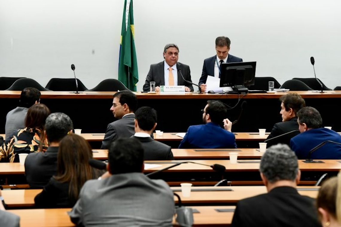 Após Dino suspender todas emendas impositivas, Congresso retalia STF e rejeita MP com verba ao Judiciário - 