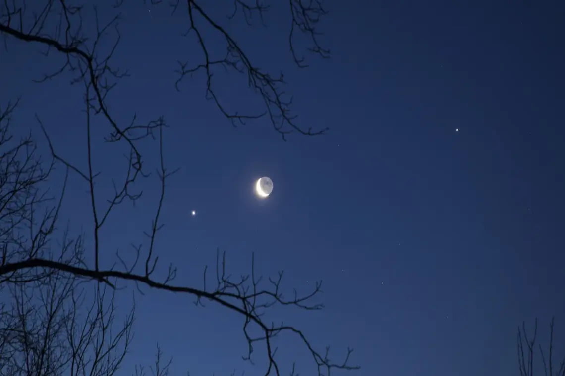 Alinhamento de planetas e da Lua poderá ser visto neste sábado - 