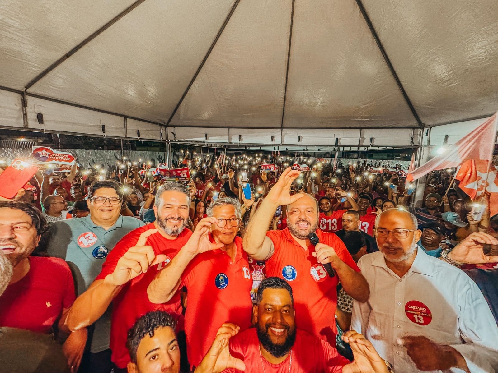 Dilson Magalhães reúne lideranças em apoio a Caetano em Camaçari - 