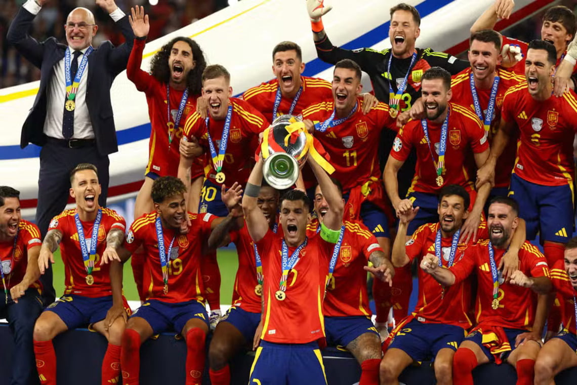 Espanha bate a Inglaterra e conquista quarto título na Eurocopa - 