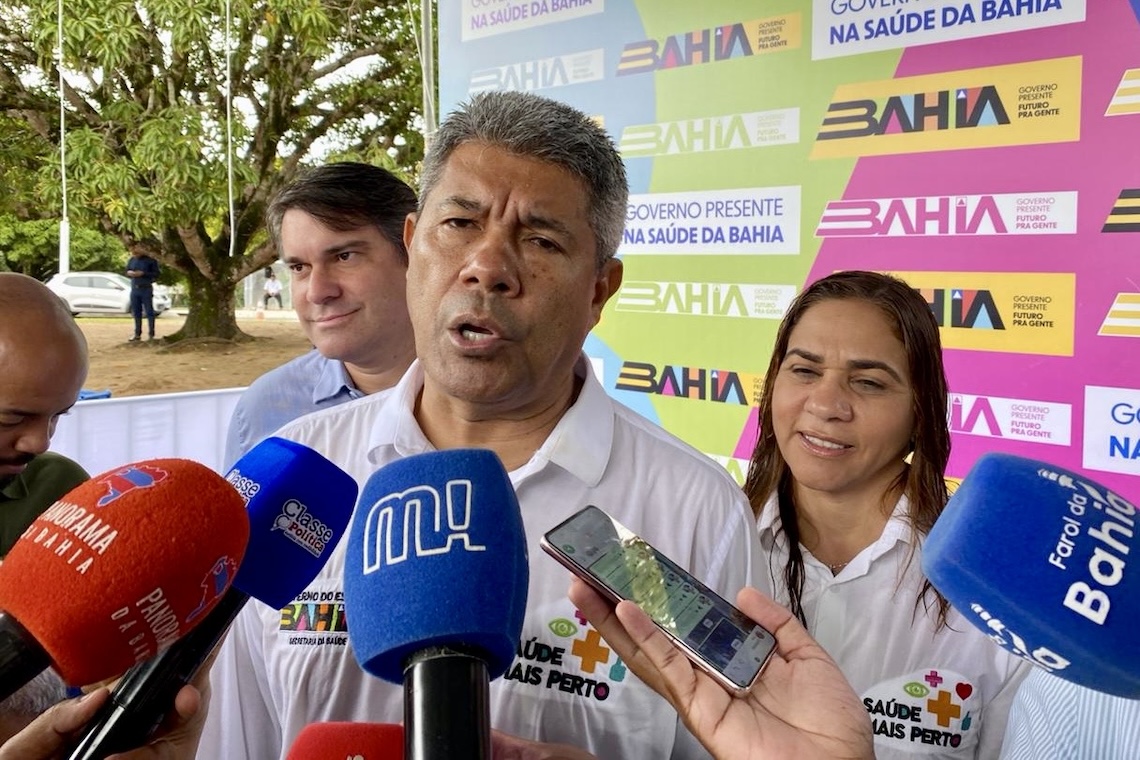 Governador evita criticar Isaac e PSD por candidatura a prefeito e defende união da base em Juazeiro - 