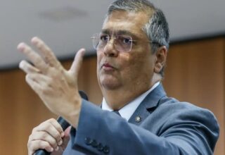 Flávio Dino alerta para “pandemia de incêndios florestais” e exige ação rápida do governo - 