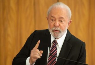 Governo Lula é aprovado por 41%, mas tem rejeição próxima, aponta pesquisa - 