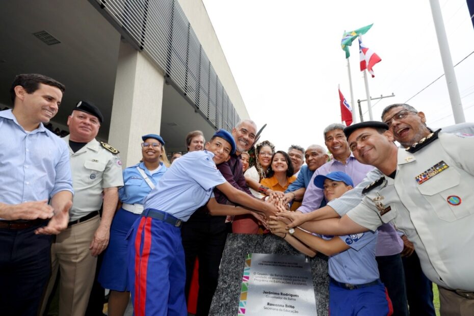 Governo da Bahia inaugura colégio modelo em Candeias e expande projeto educacional pelo interior do estado - 