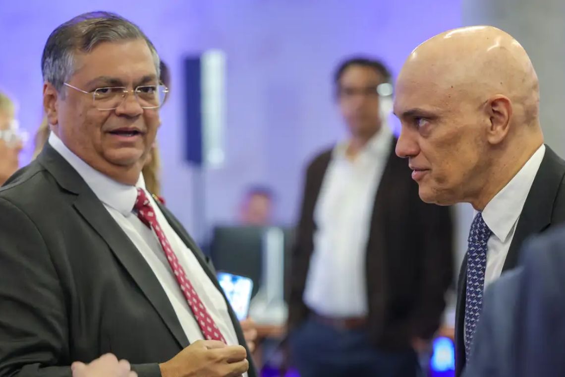 Dino defende Moraes e diz que não houve ilegalidade em pedido de relatórios ao TSE - 