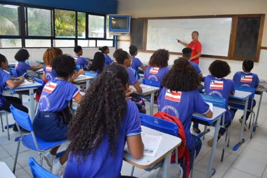 Estado convoca mais 132 professores para atuação temporária na Educação Básica - 