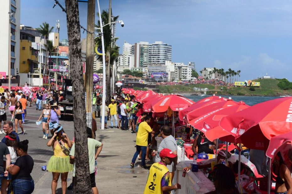 Prefeitura de Salvador divulga lista final de ambulantes cadastrados para festas populares - 