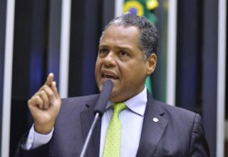 Mesmo com cenário desfavorável, Antonio Brito mantém candidatura à Presidência da Câmara - 