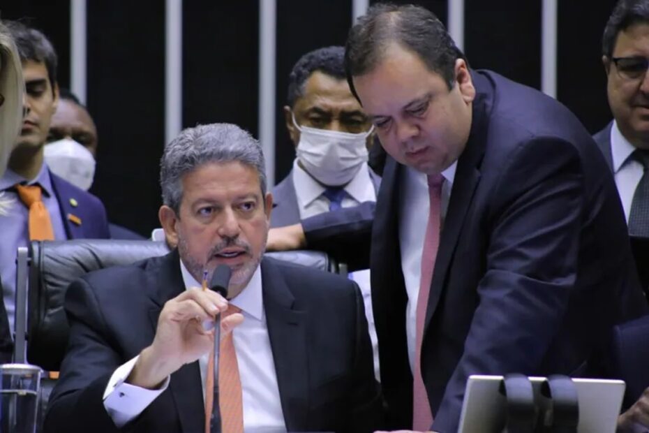 Elmar Nascimento assume relatoria do PLP sobre emendas, designado por Lira - 