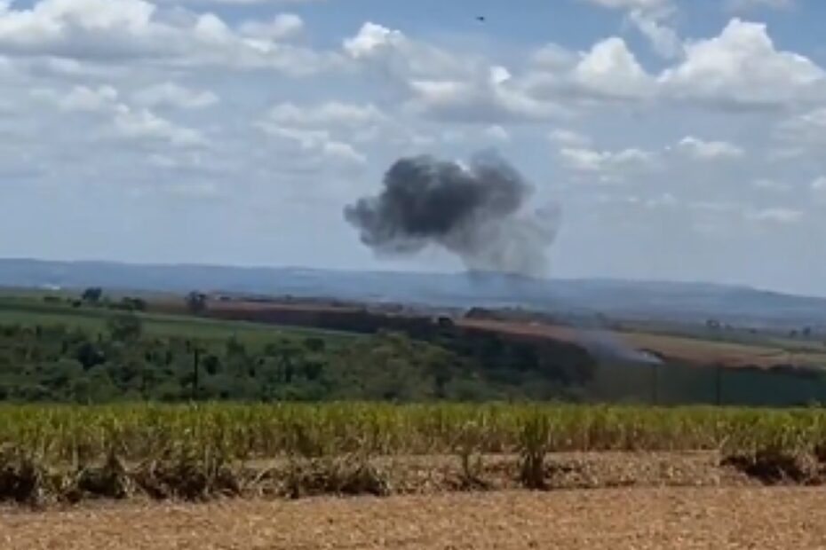 Aeronaves da FAB colidem durante voo de instrução no interior de São Paulo - 