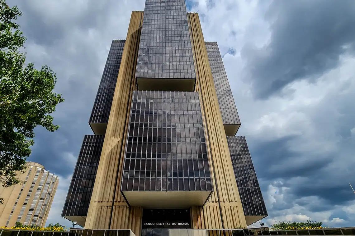 Funcionário é preso por facilitar ataque hacker ao Banco Central que causou prejuízo de R$ 800 milhões - 