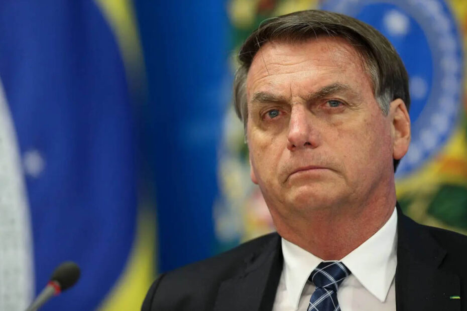 Relatório da PF aponta Jair Bolsonaro como líder de tentativa de golpe e revela recursos transferidos - 