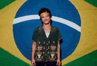 Bruno Mars canta em português ao se despedir do Brasil - 