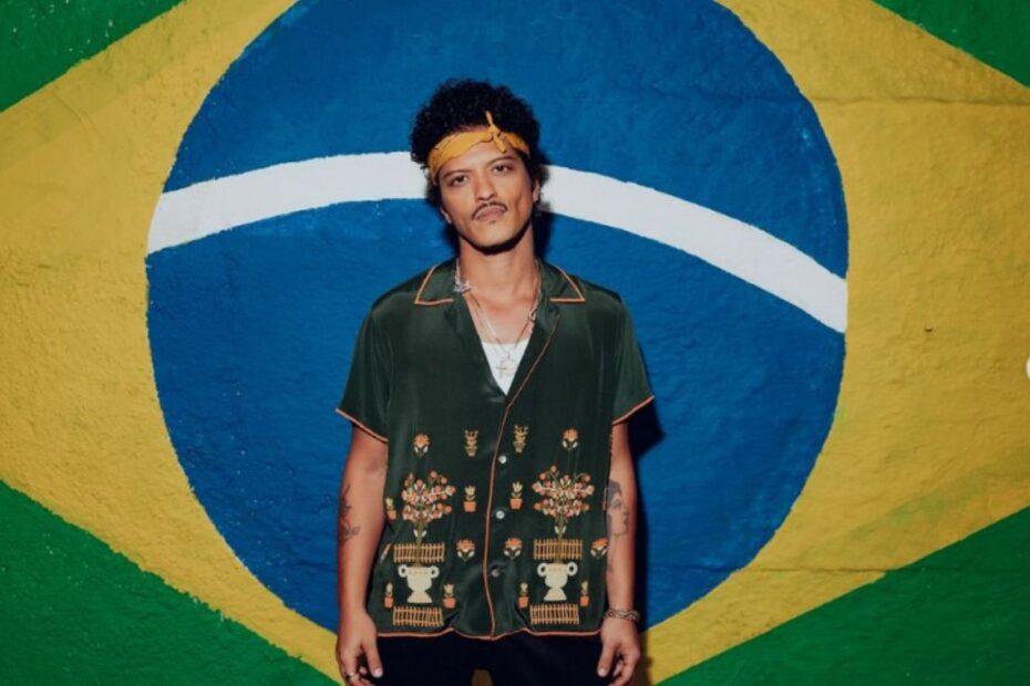 Bruno Mars canta em português ao se despedir do Brasil - 