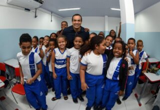 Bruno Reis inaugura nova escola em Pernambués, que atenderá 165 estudantes - 