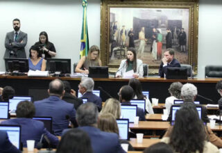 CCJ da Câmara aprova proibição do aborto no Brasil em qualquer circunstância - 