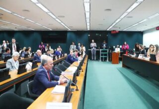 CCJ da Câmara discute PEC que proíbe aborto no Brasil - 