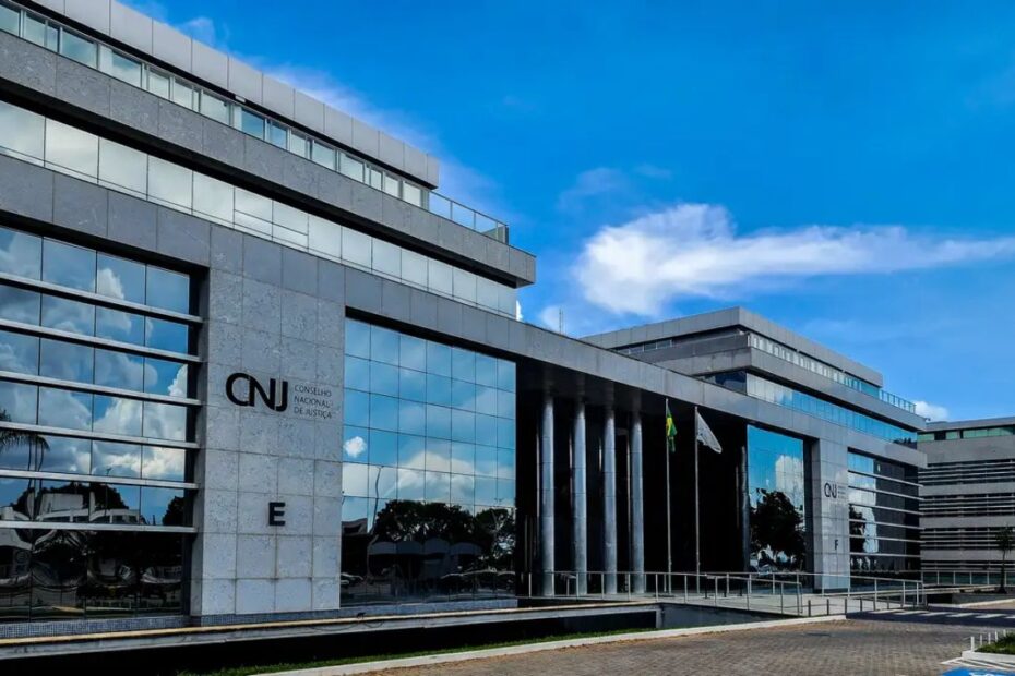 CNJ anuncia suspensão de juiz mencionado em relatório da PF sobre trama golpista - 