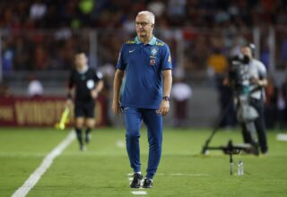 Dorival convoca Alex Telles e Dodô para duelo contra o Uruguai pelas Eliminatórias - 