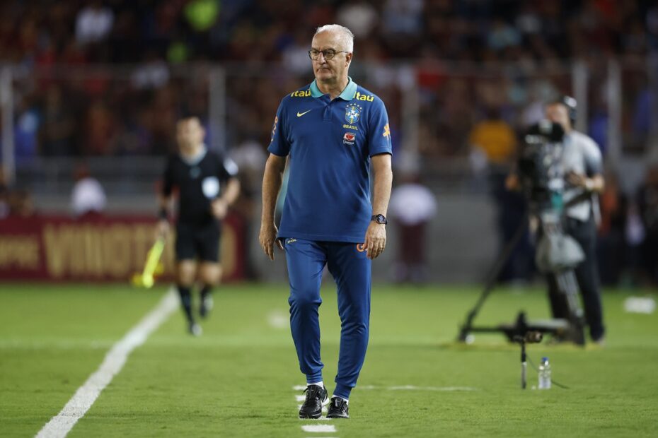 Dorival convoca Alex Telles e Dodô para duelo contra o Uruguai pelas Eliminatórias - 