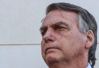 Bolsonaro critica indiciamento e dispara contra Alexandre de Moraes: ‘Faz tudo o que não diz a lei’ - 