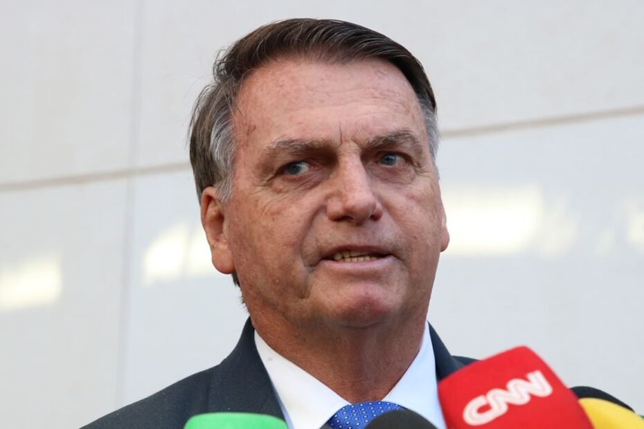 Bolsonaro critica inquérito da PF e diz não acreditar em ‘historinha de golpe’ - 